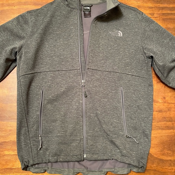 Mens North Face Jacket. Good as new! - Picture 2 of 3